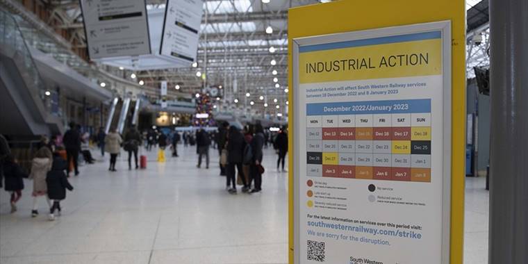 Avrupa'da Noel ve yılbaşı, grevlerin gölgesinde geçecek