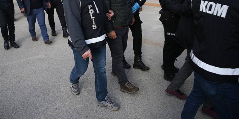 Sahte araç muayene sitesi kurup 20 milyon lira dolandırdılar