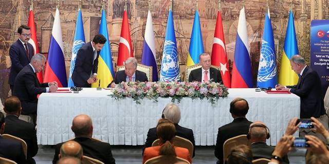 Uluslararası etkinlikler ve arabuluculuklarla Türkiye 2022'de diplomasinin kalbi oldu