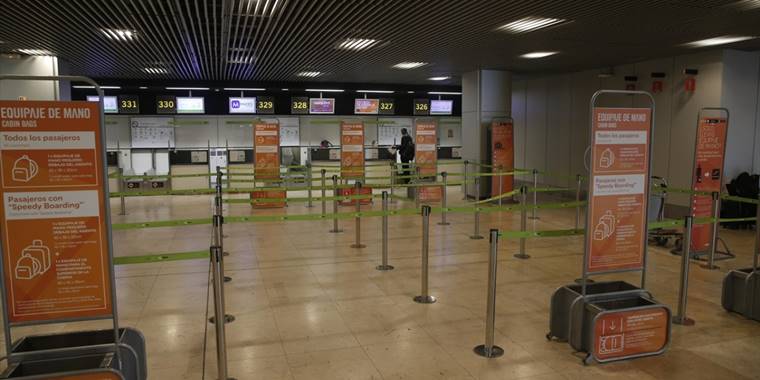 İspanya'da hava yolları çalışanlarının grevi nedeniyle 70 kadar uçuş iptal edildi