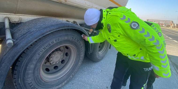 Bolu Dağı'nda zorunlu kış lastiği denetimi yapıldı