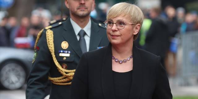 Slovenya'nın ilk kadın Cumhurbaşkanı Pirc Musar, yemin ederek görevine başladı