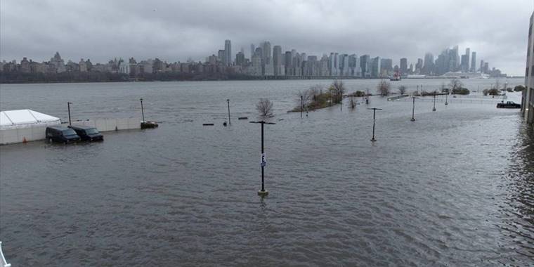 ABD'de kar fırtınası nedeniyle kıyı bölgelerinde taşkın
