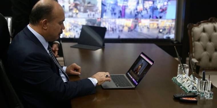 İstanbul Emniyet Müdürü Aktaş "Yılın Fotoğrafları" oylamasında "Yolumuz bir" fotoğrafını seçti