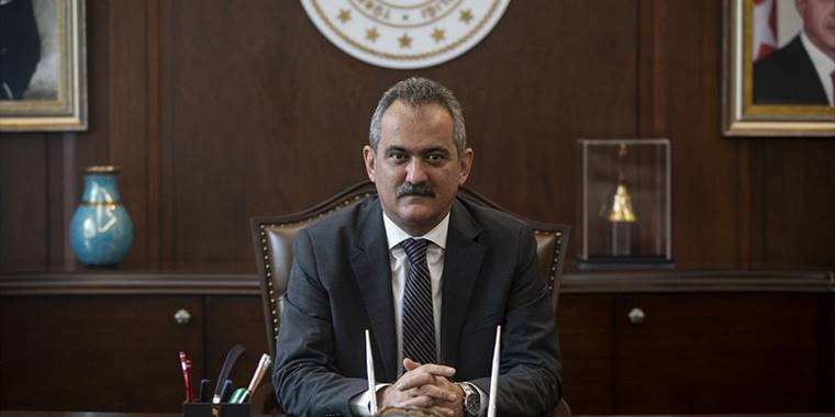 Milli Eğitim Bakanı Özer: Proje çalışmalarıyla eleştirel okuma yetisine sahip genç yazarlar yetiştirmeyi hedefliyoruz