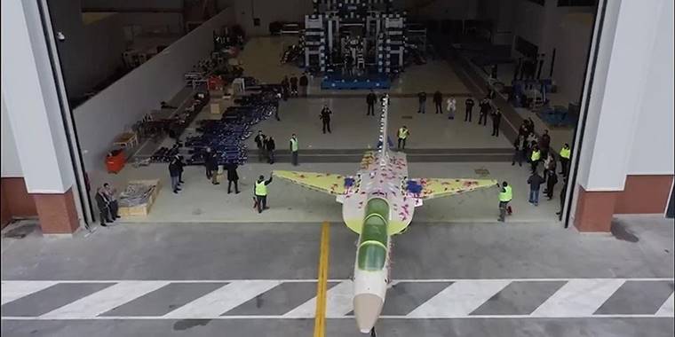 Türkiye'nin jet eğitim uçağı Hürjet, ilk uçuşa ilerliyor