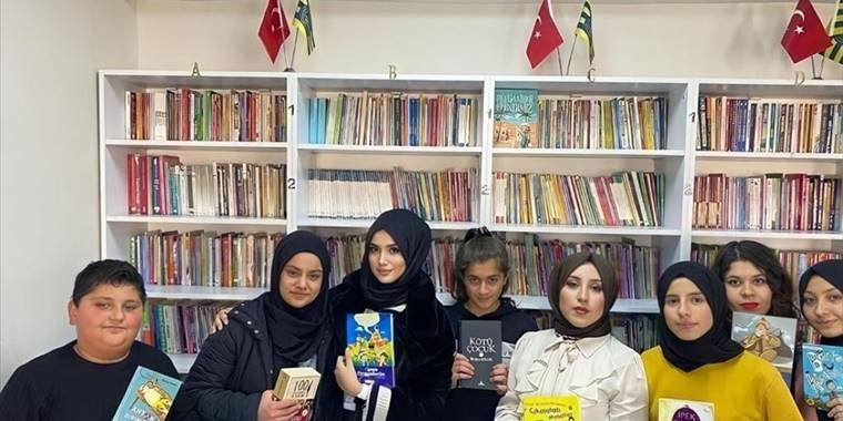 Üniversite öğrencilerinden köy okuluna kitap desteği