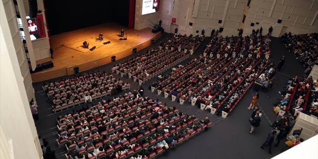 Kayseri'de "Taksim Trio" grubu konser verdi