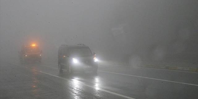 Bolu Dağı'nda sis ve sağanak etkisini sürdürüyor