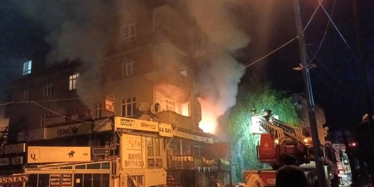 Avcılar'da ev sahibiyle tartışan kiracının boşalttığı evi yaktığı iddia edildi