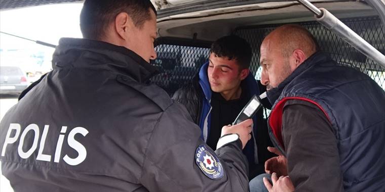 Aksaray'da karısının 3 yakınını bıçakla yaralayan koca ve oğlu gözaltına alındı