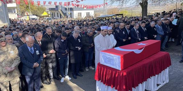Şehit Piyade Sözleşmeli Er Hüseyin Korkmaz Gaziantep'te son yolculuğuna uğurlandı