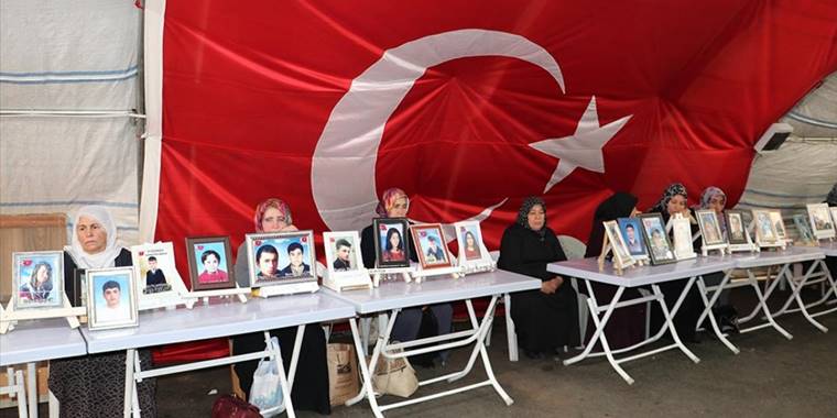 Diyarbakır annelerinin kararlı bekleyişi sürüyor