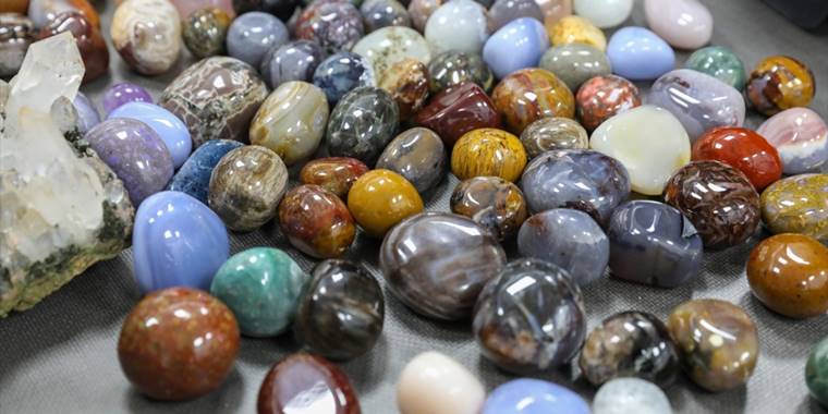 Diyarbakır'da "Yarı Değerli Taşlar Atölyesi" kadınlara istihdam kapısı olacak