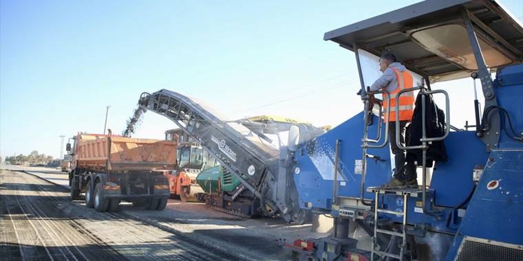 Libya’da yapımını Türk-Libya ortaklığının üstlendiği Trablus-Terhune yolu projesinde ilk kazma vuruldu