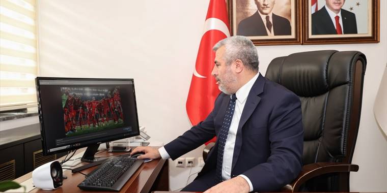 ÖSYM Başkanı Ersoy, AA'nın "Yılın Fotoğrafları" oylamasına katıldı