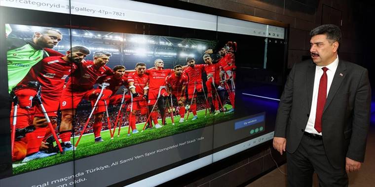 HAVELSAN Genel Müdürü Nacar, "Yılın Fotoğrafları" oylamasında "Şampiyonlar" fotoğrafına oy verdi