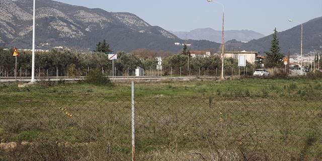Batı Trakyalı Türklerin, tarihi Türk mezarlığı üzerine futbol sahası projesine tepkisi sürüyor