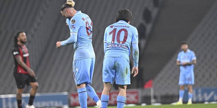 Trabzonspor evinde iyi, deplasmanda kayıp