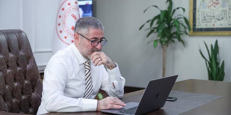 Hazine ve Maliye Bakanı Nebati'nin "Yılın Fotoğrafları" oylamasında tercihi "Mazlumun Ahı"