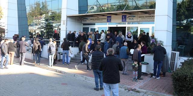 SGK merkezleri borçlanma başvuruları için yarın da mesai yapacak