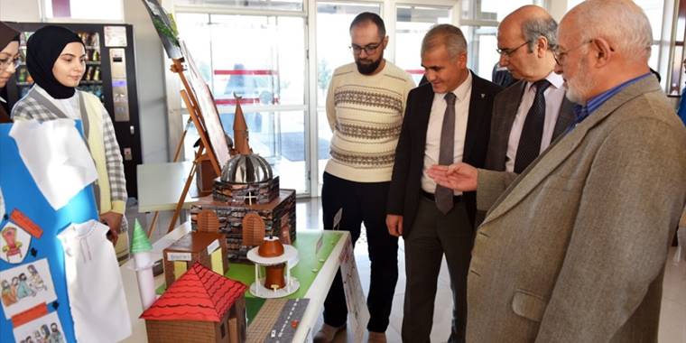 Karaman'da "Öğretmeyi Öğreniyoruz" materyal sergisi