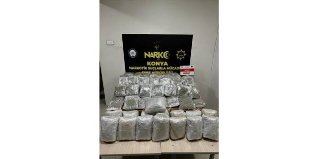 Konya'da kamyonda 64 kilogram skunk ele geçirildi