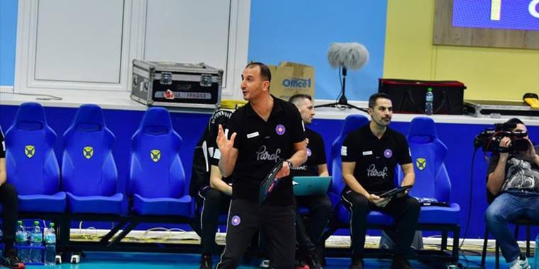 Halkbank, 3 kulvarda da zirveye yürüyor