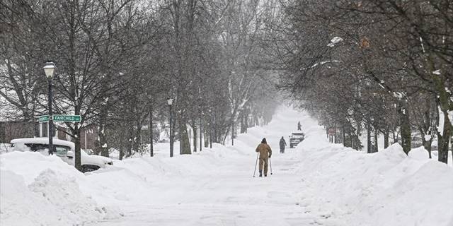 New Yorklu bir kişi, kar fırtınasında aracına aldığı çok sayıda mağduru donmaktan kurtardı