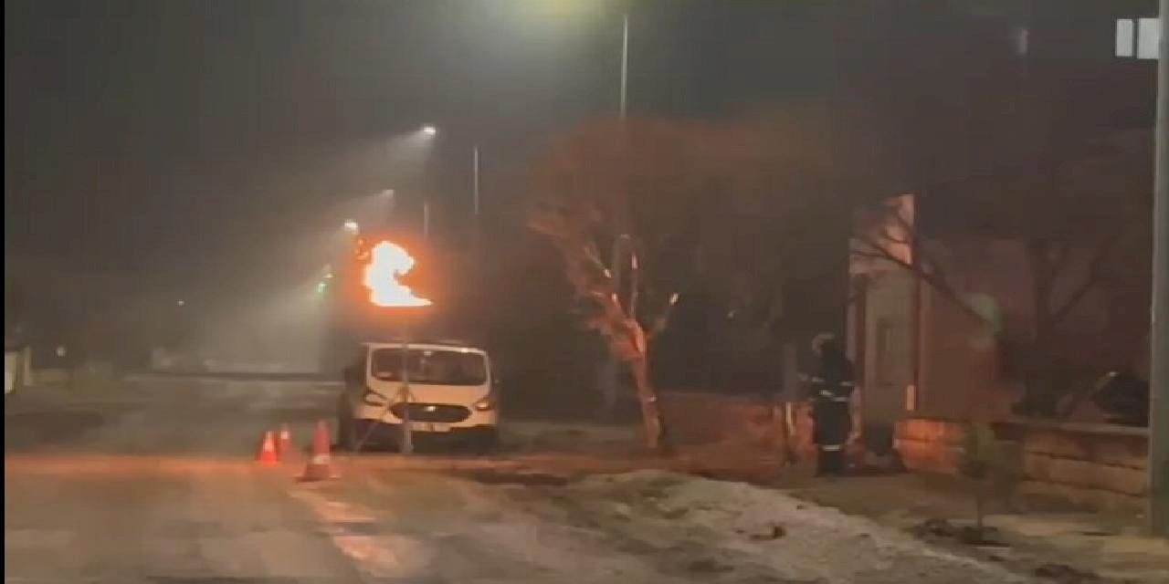Kayseri'nin iki mahallesinde doğal gaz meşalesi yandı