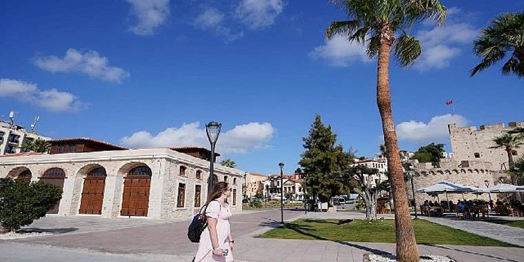 Atıl durumdaki Çeşme Gümrük Binası ilçeye kazandırılıyor