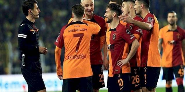 Fenerbahçe Galatasaray derbisinde Dries Mertens cezalı duruma düştü!