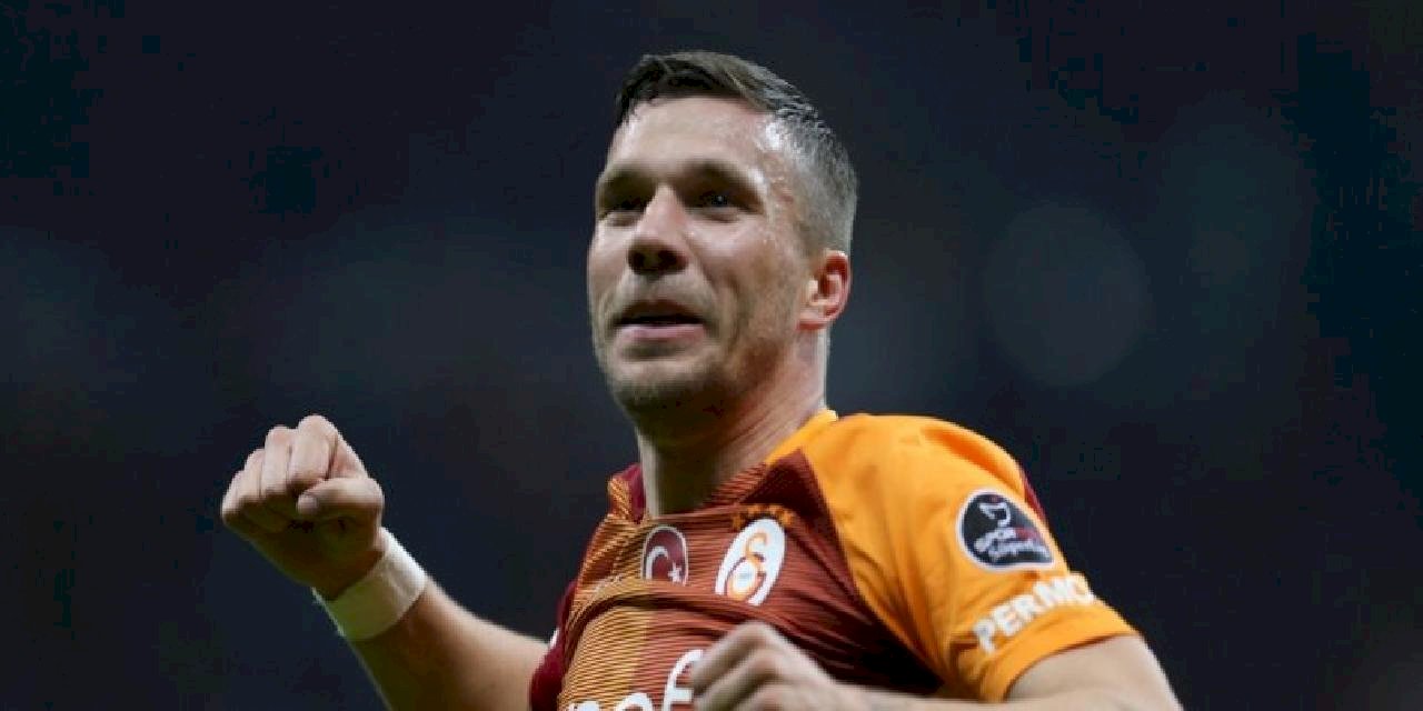 Lukas Podolski kendi yardım turnuvasında oyundan atıldı!