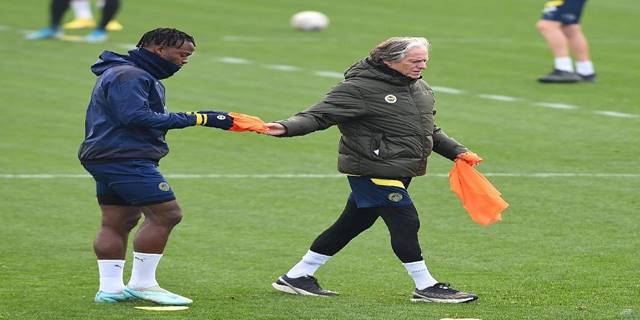 TRANSFER HABERİ: Jorge Jesus 'yetersiz' dedi! Fenerbahçe Altay Bayındır'ın yerine o ismi alıyor