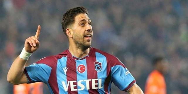 Trabzonsporlu Bakasetas Başakşehir galibiyetini değerlendirdi!