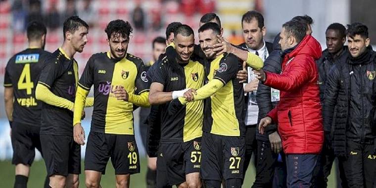 Ümraniyespor 0-2 İstanbulspor (MAÇ SONUCU-ÖZET) | Kritik maçta kazanan İstanbulspor!