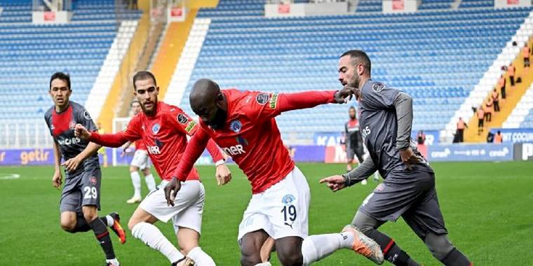Kasımpaşa 2-2 Fatih Karagümrük (MAÇ SONUCU-ÖZET) Haliç derbisinde kazanan çıkmadı!
