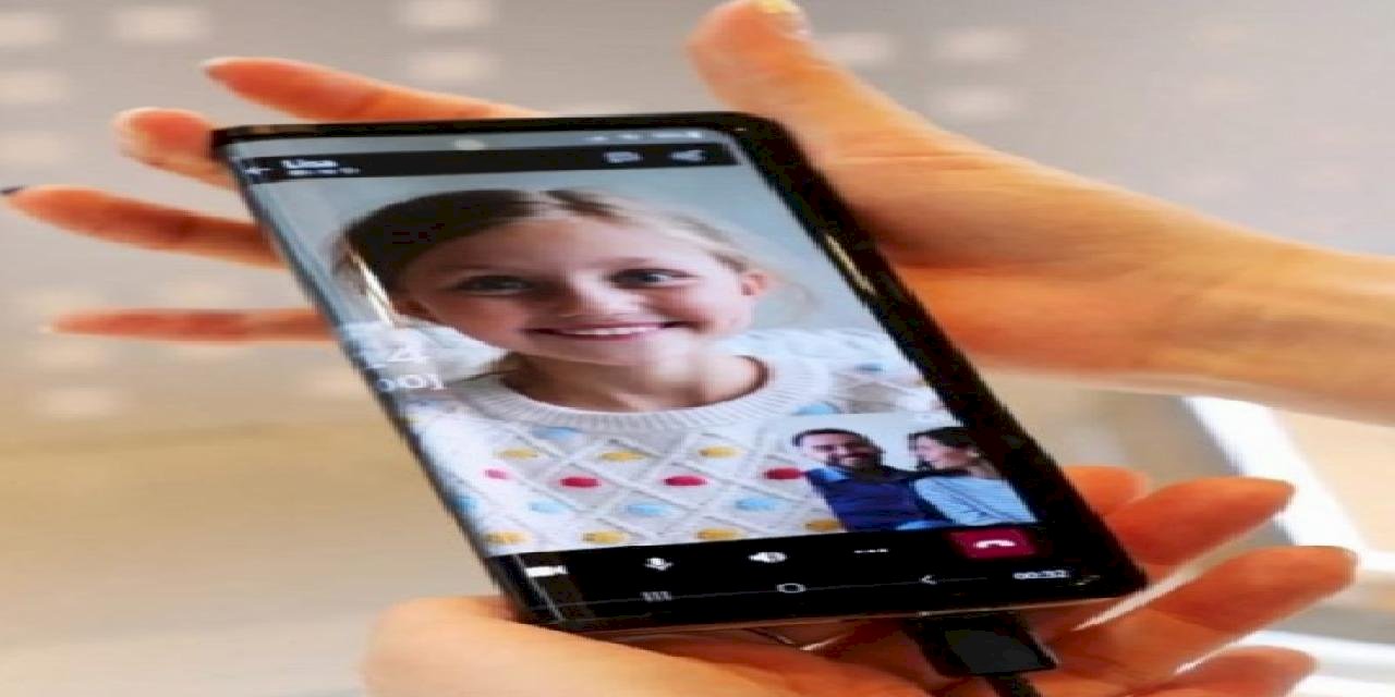 Samsung, 360 Derece Katlanabilir Ekran Prototipini Tanıttı