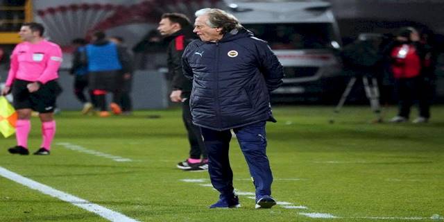 TRANSFER HABERİ: Fenerbahçe'den şampiyonluk hamlesi! Jorge Jesus istedi Jose Mourinho kabul etti