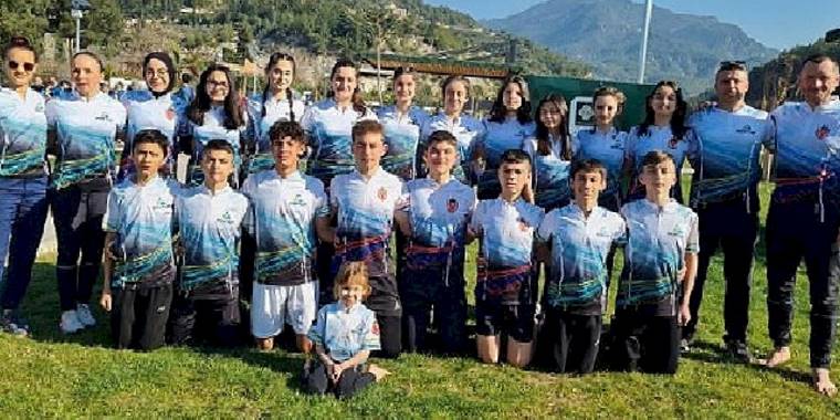 Dostum Oryantiring Takımı Türkiye Şampiyonasından 17 Madalya İle Döndü
