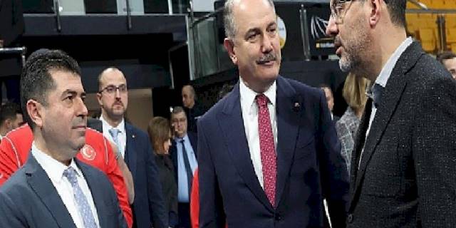VakıfBank Spor Kulübü, Gençlik ve Spor Bakanı Dr. Mehmet Muharrem Kasapoğlu ve Kars'ın genç sultanlarını ağırladı