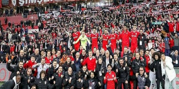Samsunspor TFF 1. Lig'de 90 hafta sonra lider!