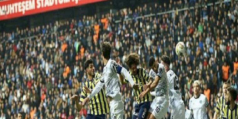 Adana Demirspor Fenerbahçe maçında Batshuayi sarı kart gördü cezalı duruma düştü!