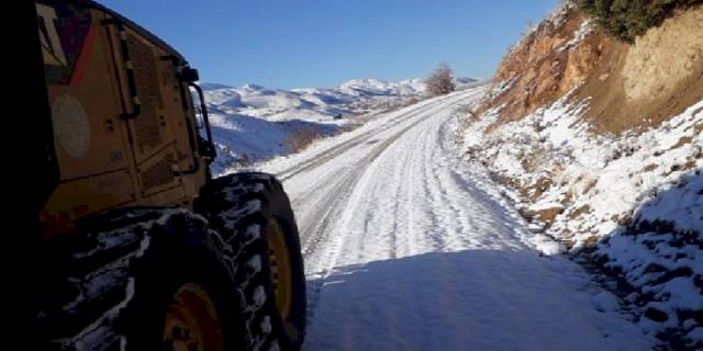 Malatya'da kar mesaisine devam