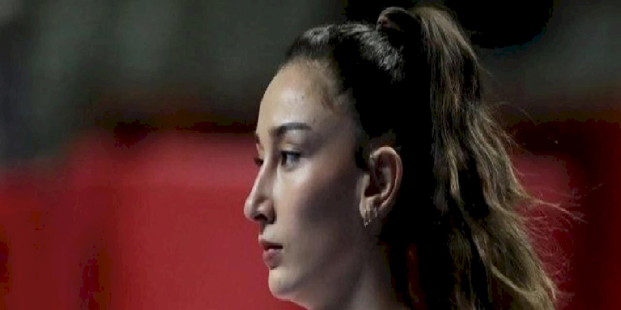 Hande Baladın Eczacıbaşı Dynavit'te kaldı