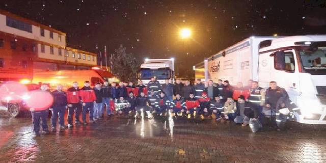 Kocaeli tüm ekipleriyle afet bölgesine yola çıktı