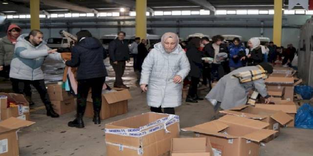 ERÜ'den depremzedelere uzanan desteğe yardım eli