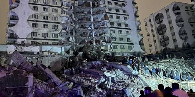 Depremde son durum: 18.342 can kaybı