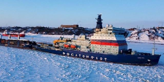 ROSATOMFLOT ve Baltık Tersanesi 5. ve 6. Seri Evrensel Nükleer Buzkıranların İnşası İçin Sözleşme İmzaladı