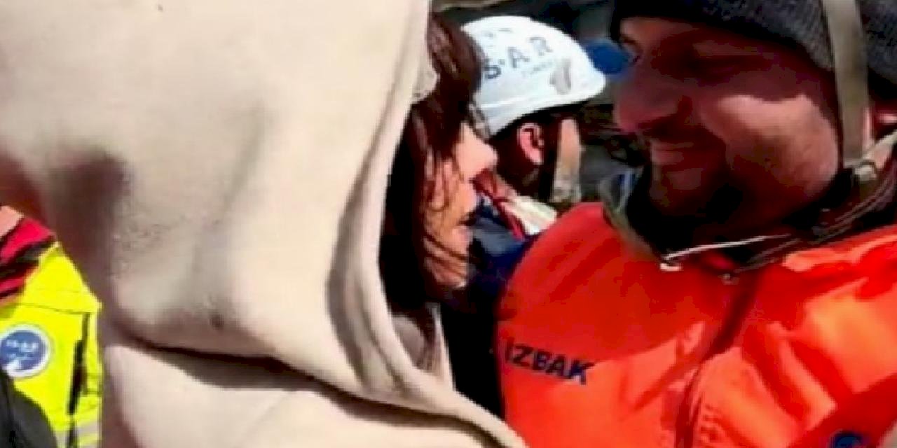 104. saatte yeni bir mucize! 42 yaşındaki Zeynep enkazdan sağ kurtarıldı